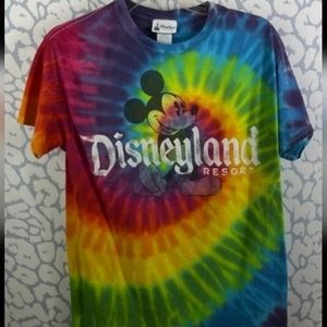 Walt Disneyland Resort Bright Tye Dyed size Medium T-shirt